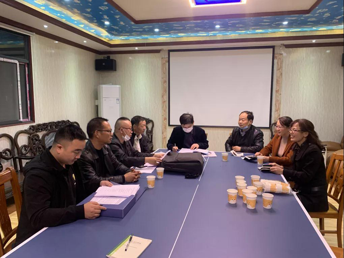 省、市、區(qū)殘聯(lián)**一行來十堰恐龍化工環(huán)氧地坪施工廠家檢查指導(dǎo)工作