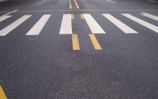 為什么道路上要進(jìn)行標(biāo)線施工呢？有什么作用呢？