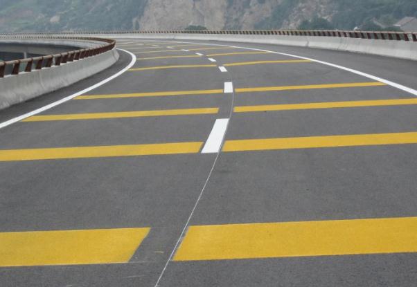 冬天道路標(biāo)線進(jìn)行施工，應(yīng)該注意這些事項(xiàng)！